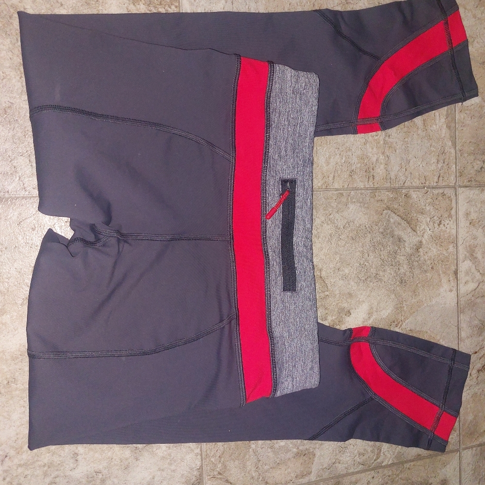 NWOT Lululemon Crops